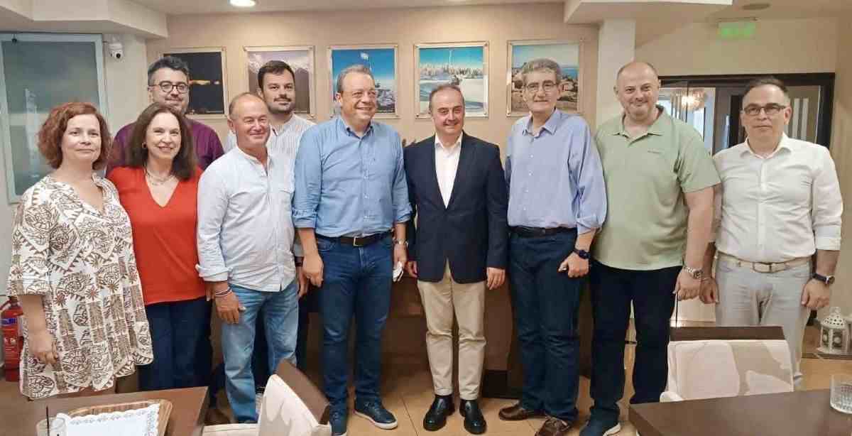 Συνάντηση του Προέδρου ΣΥΡΙΖΑ–ΠΣ   με την Ένωση Ξενοδόχων Πιερίας και την Ομοσπονδία Ενοικιαζόμενων Δωματίων