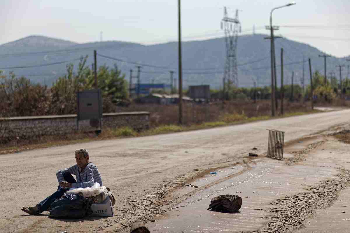 Οι εκτοπισμένοι της Θεσσαλίας που ζουν δύο χρόνια σε κοντέινερ