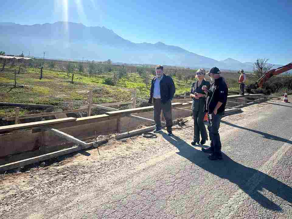 Άγ. Σπυρίδωνας: κατασκευή τάφρου με στόχο τη θωράκιση δημοτικής οδού από μελλοντικά πλημμυρικά φαινόμενα