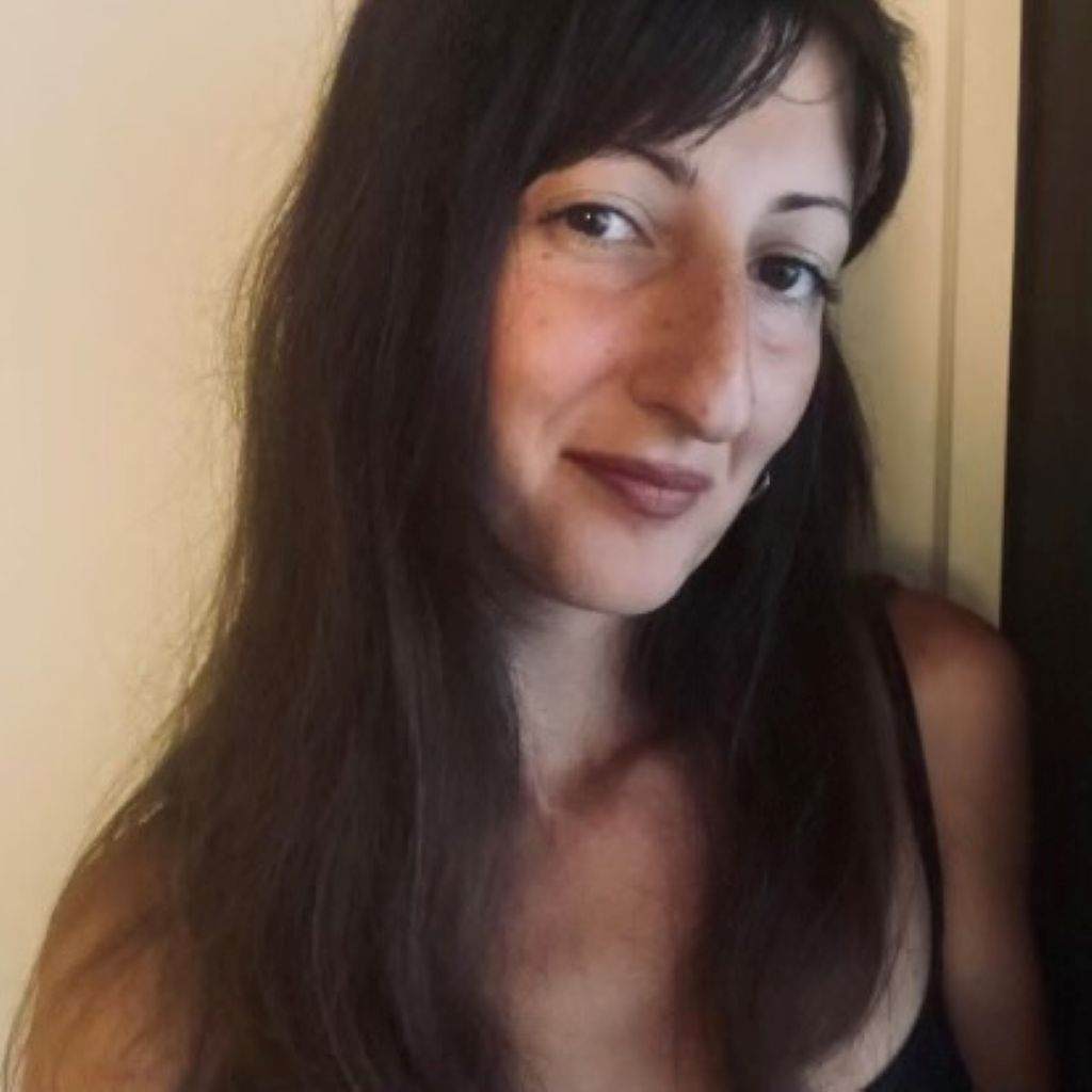 Λυδία Χατζημάρκου: “Η ανθρώπινη σκέψη έχει ψυχή· η τεχνητή νοημοσύνη έχει αλγόριθμο”