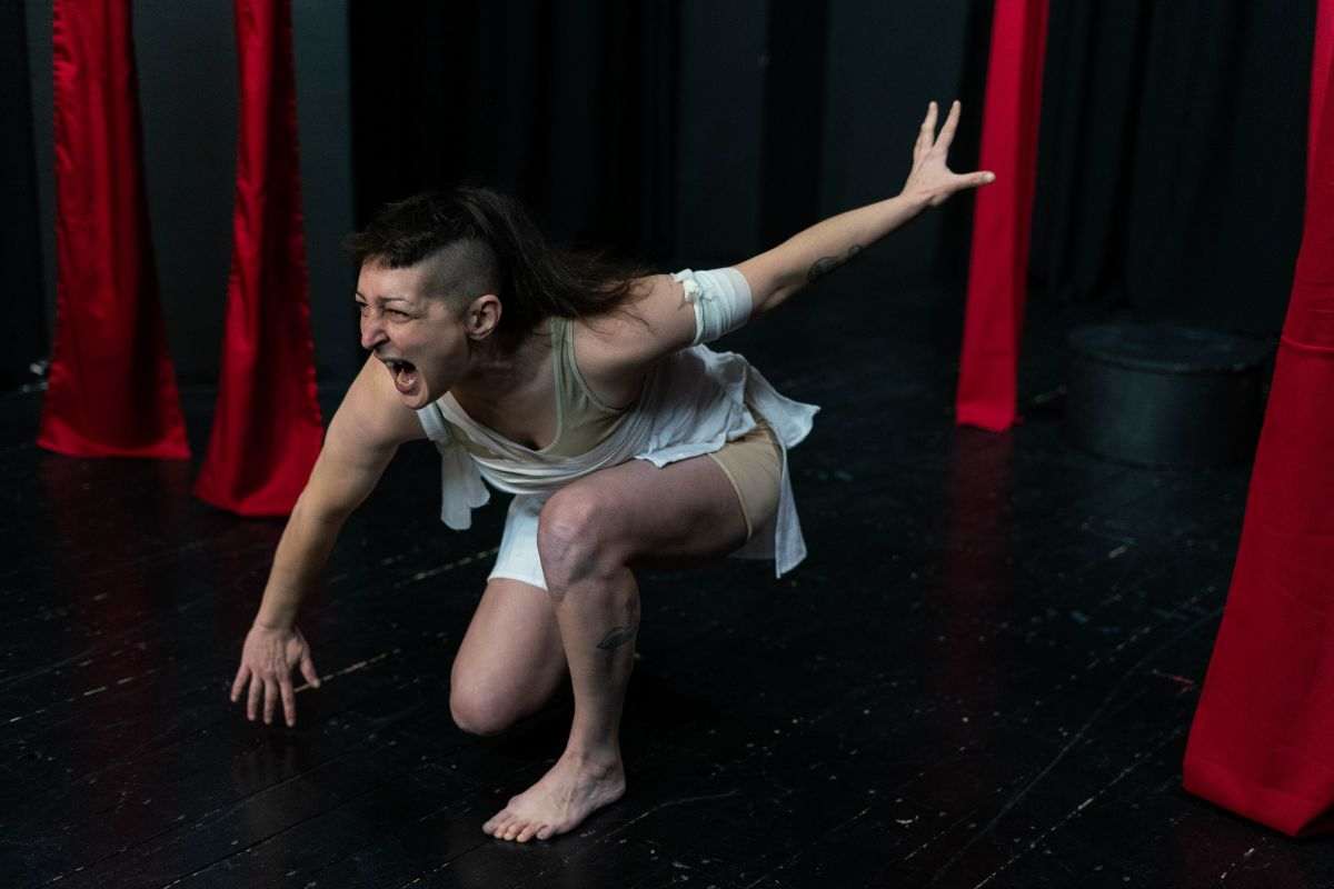 “Από εδώ, από αυτήν εδώ την άδικη άκρη του κόσμου” – Θέατρο ΠΗΓΑΣΟΣ – Πρεμιέρα Σάββατο, 10 Ιανουαρίου