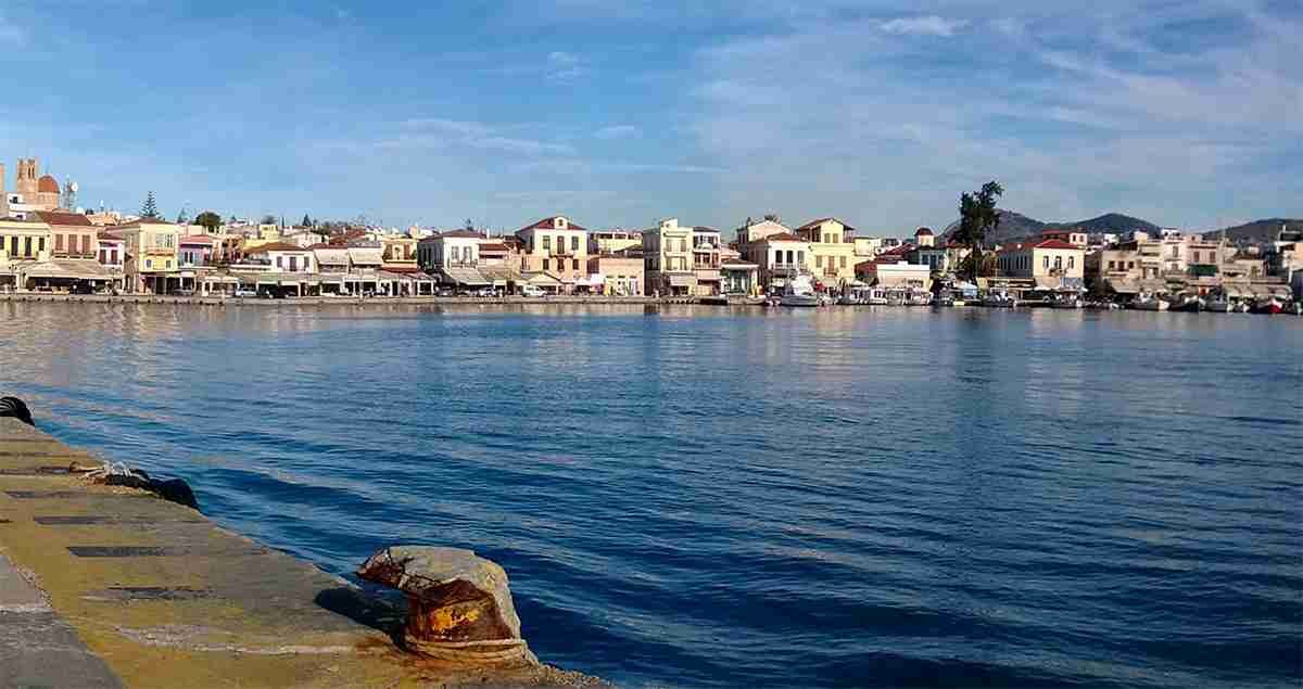 Πρωτοβουλία του Ε.Ε.Α. για την ενίσχυση της Αίγινας με 115.000 φιάλες εμφιαλωμένου νερού